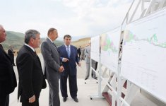 Prezident İlham Əliyev Şabran rayonunda 10,7 kilometrlik birinci mərhələsi istismara verilən Vəlvələçay-Taxtakörpü kanalı ilə tanış olmuşdur(FOTO)